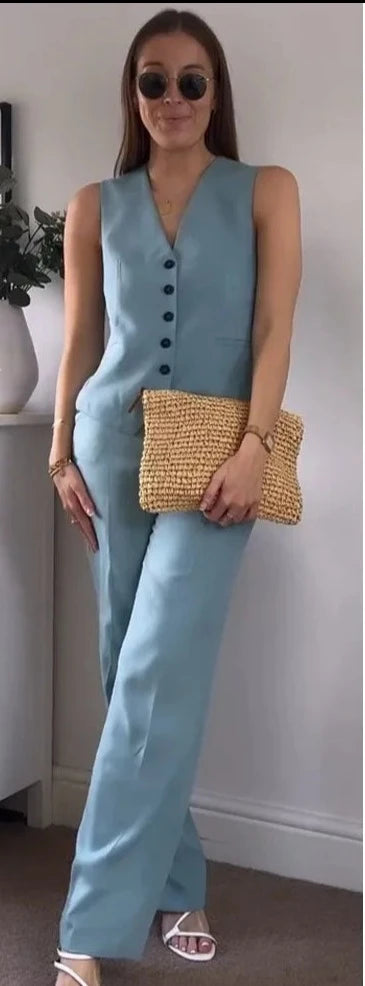 Conjunto de Chaleco y Pantalón