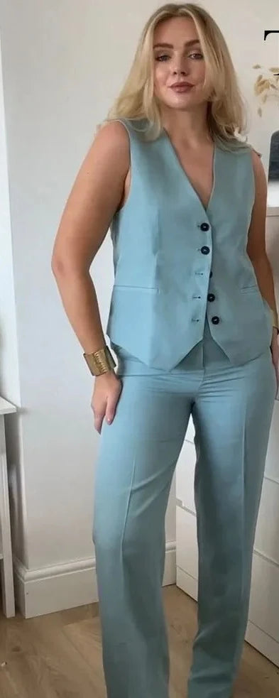 Conjunto de Chaleco y Pantalón