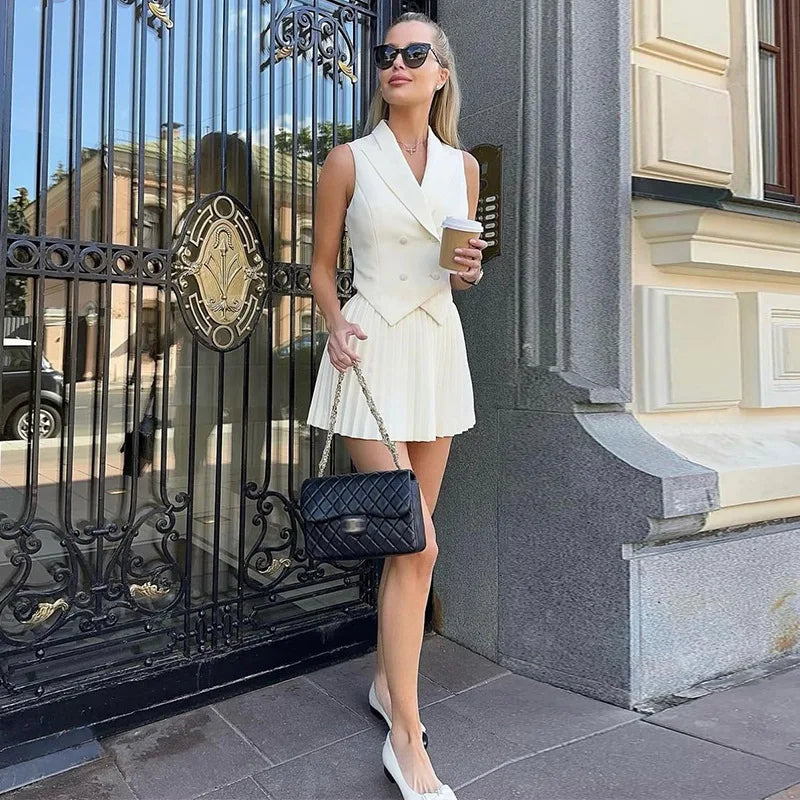 Conjunto de Minifalda y Chaleco Corto Pliegues Cuello Volante